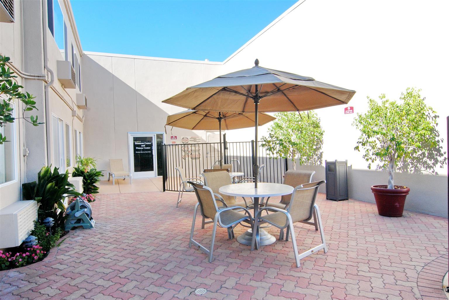 Best Western Canoga Park Motor Inn Лос-Анджелес Экстерьер фото