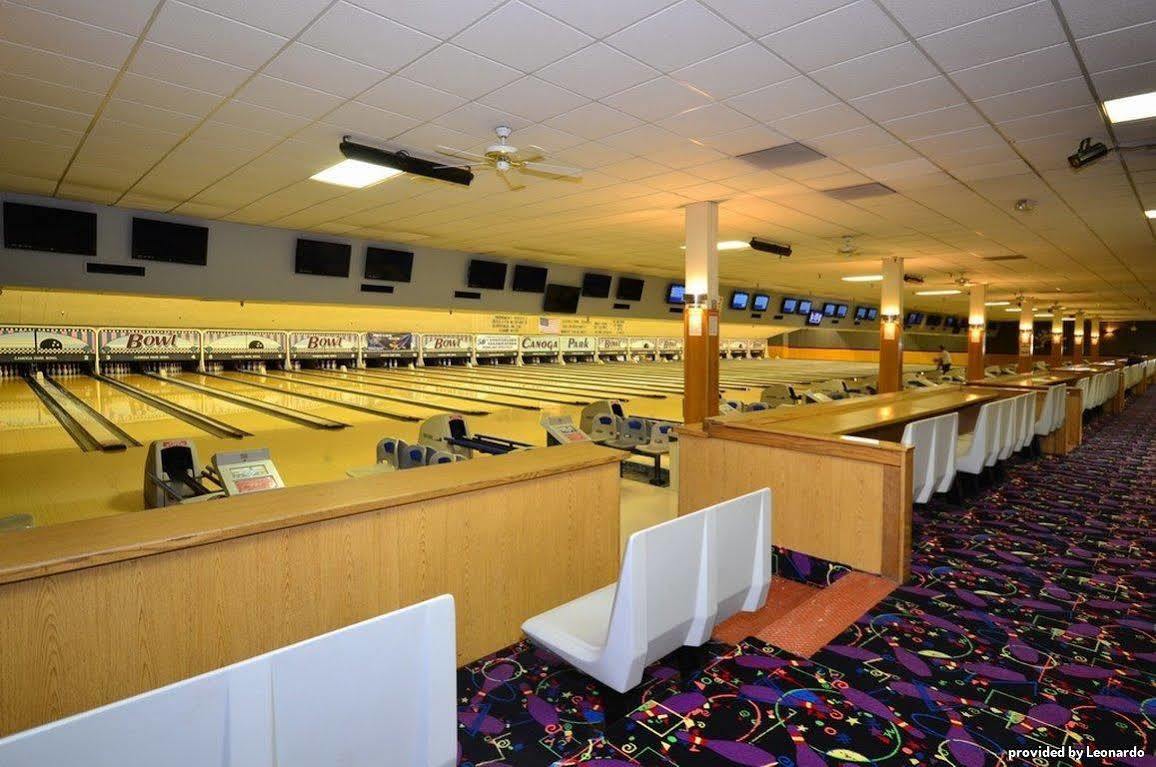 Best Western Canoga Park Motor Inn Лос-Анджелес Экстерьер фото
