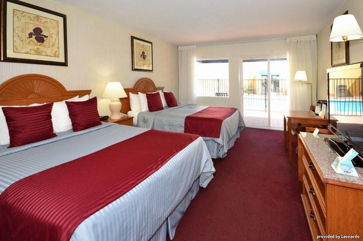 Best Western Canoga Park Motor Inn Лос-Анджелес Экстерьер фото