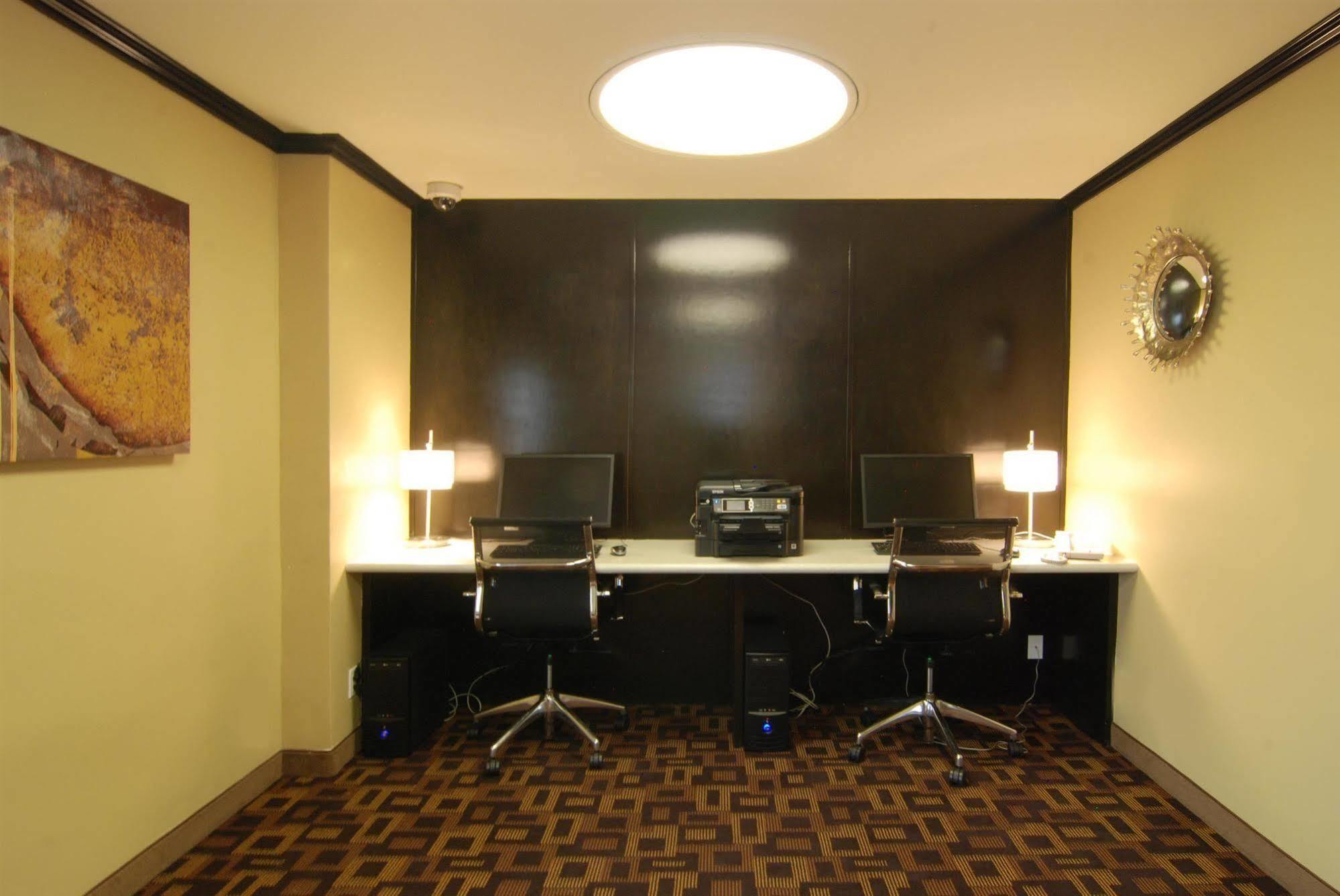 Best Western Canoga Park Motor Inn Лос-Анджелес Экстерьер фото